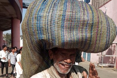 'Inappropriately Dressed' Farmer Barred from Using Bengaluru Metro Services, Security Supervisor Sacked