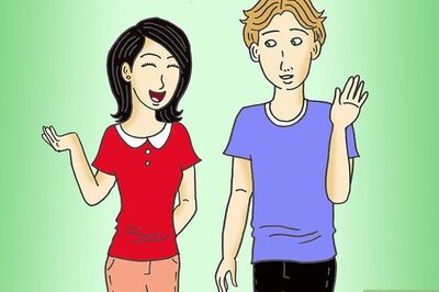 How to Flirt With a Guy (Teens)
