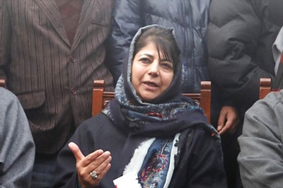 J&K CM Reviews Situation, Says Civilians Should Not be Harmed