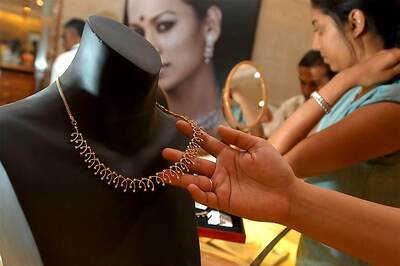 Gold Extends Gains on Global Cues; Silver Turns Weak