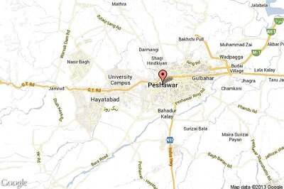 Bomb blast in Pakistan bus kills 12, injures 25