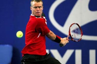 Australia beat US to keep Hopman Cup title bid alive