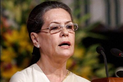 Congress to do utmost to stand up to cyclone-hit states, assures Sonia