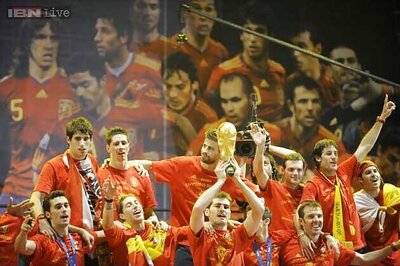 Spain hunt back-to-back World Cup titles in Brazil