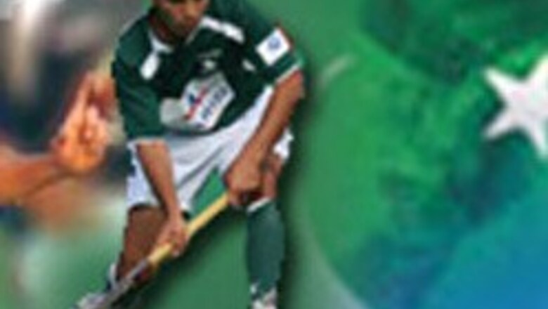 Pakistan brush off Canadian challenge