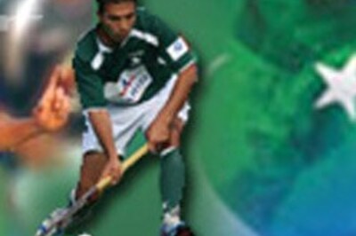 Pakistan brush off Canadian challenge