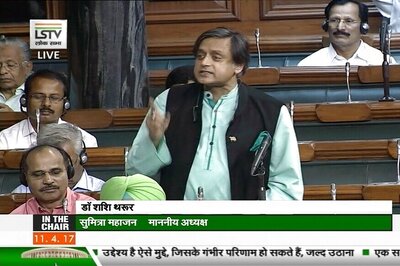 In Rare Bipartisan Support, Tharoor Helps Govt Draft Statement on Jadhav