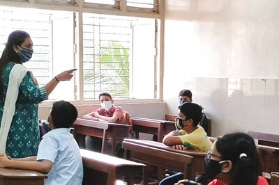 Schools Reopen in Pune; Teachers Welcome Students Back on Campus