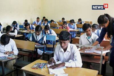 HRD Minister Advises UGC to Revise Exam & Academic Calendar Guidelines, Says Safety of Students & Staff Should be Key