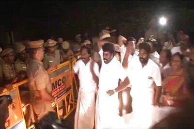 I-T Dept Searches Jayalalithaa's Poes Garden Home, Dinakaran Calls it Betrayal of Amma's Soul