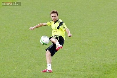 Chelsea foolish to sell Juan Mata, says Alan Hudson