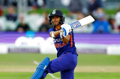 Harmanpreet Kaur Accused of Misbehaviour After Allegedly Asking Umpires to Join for Photoshoot: Report