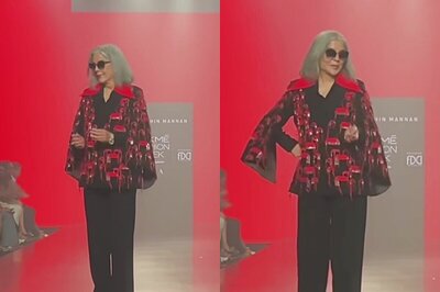 Zeenat Aman Turns Inspiration For All, Walks Ramp At The Age of 71 With Utmost Elegance