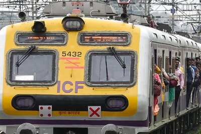 RPF Traces Viral Mumbai Train Stuntman To Arrest Him, Finds He Lost Arm And Leg In Another Act