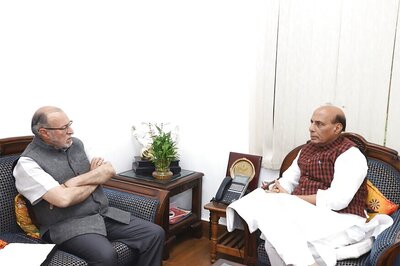 Delhi CS Assault Case: AAP Appeals to Officers Not to Obstruct Work; L-G Meets Rajnath Singh