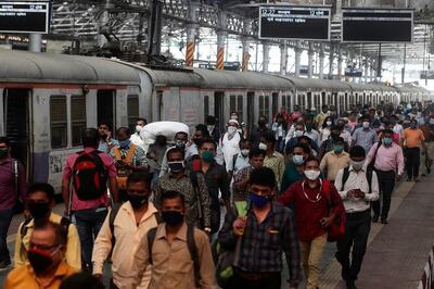 Not Just Night Curfew & Weekend Lockdown, Experts Point to Local Trains to 'Break the Chain' in Mumbai