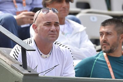 French Open: Agassi Stars as Djokovic Impresses With Easy Win