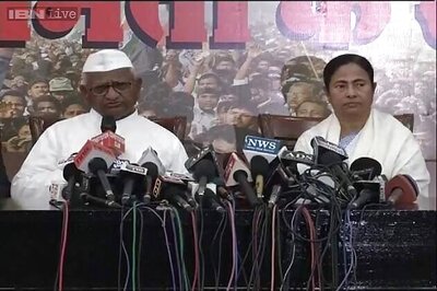 Congress questions Mamata's meeting with Anna