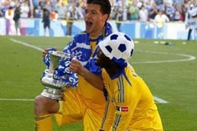 Michael Ballack signs new deal at Chelsea
