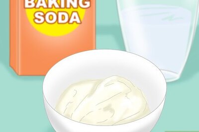 How to Remove Blackheads (Baking Soda and Water Method)