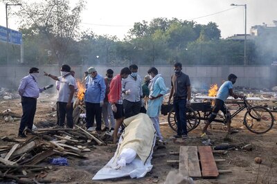 Covid-19: Delhi Govt Deputes Teachers for Monitoring of Dead Bodies; Teachers' Association Upset