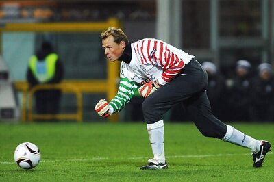 Liverpool Sign Veteran Goalkeeper Alex Manninger