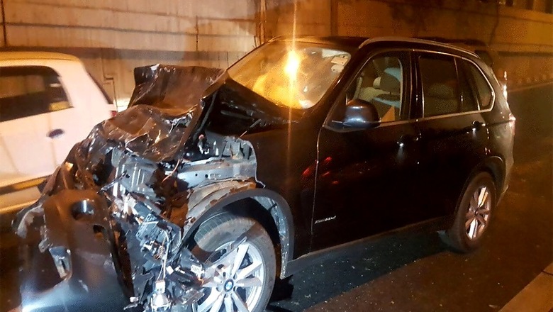 Speeding BMW Rams into Cab Killing its Driver Near IIT Delhi
