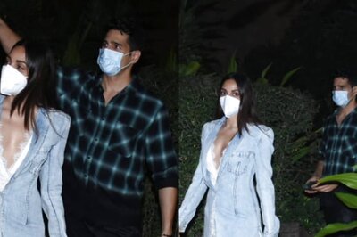 Sidharth Malhotra, Kiara Arrive Together at Shahid Kapoor's Birthday Bash; Send Fans into Meltdown