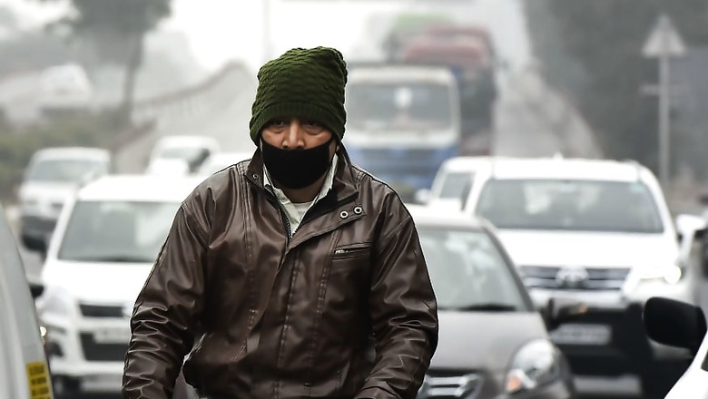 At 2.4 Degree Celsius, Delhi Witnesses Coldest Day of Season; 4 Flights Diverted, 24 Trains Delayed