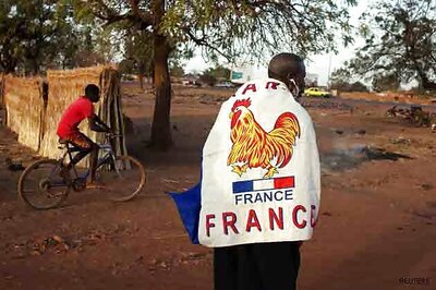 France bombs Islamist stronghold in north Mali