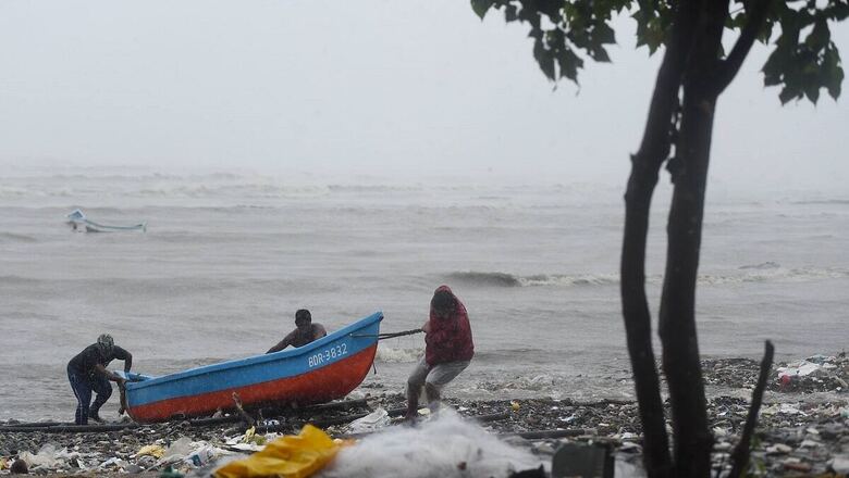 Cyclone Tauktae to Make Landfall in Gujarat Tonight, 1.5 Lakh People Moved