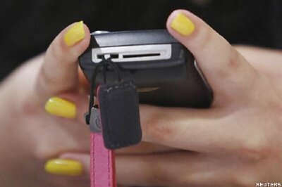 Mobile cos lose 7-9 pc revenue due to curb on SMS