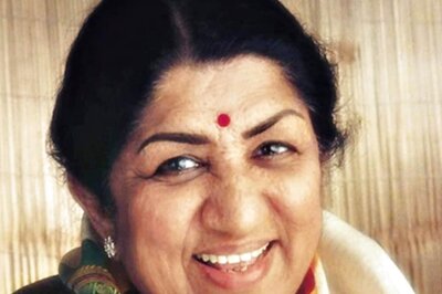 Lata Mangeshkar Still in ICU After Contracting Covid-19, Shows 'Slight Improvement' in Health