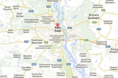 Blast, clashes as Ukraine MPs back more autonomy for rebels