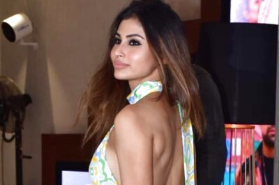 Mouni Roy Has a Wardrobe Malfunction, Netizens Troll Her for 'Revealing' Outfit After Oops Moment