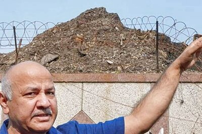 MCD Polls: Kejriwal's 10 Vows on Thursday as AAP's 'Jhadu' Set to Clean Up Delhi; BJP Says 'Fix Punjab 1st'