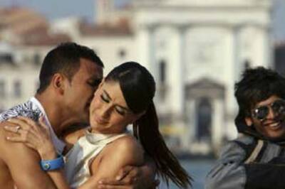 Gossip: Kambakkht Ishq's release postponed