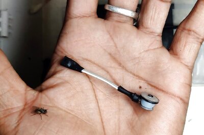 23-Year-Old Indian Creates World's Smallest Vacuum Cleaner With Ballpoint Pen