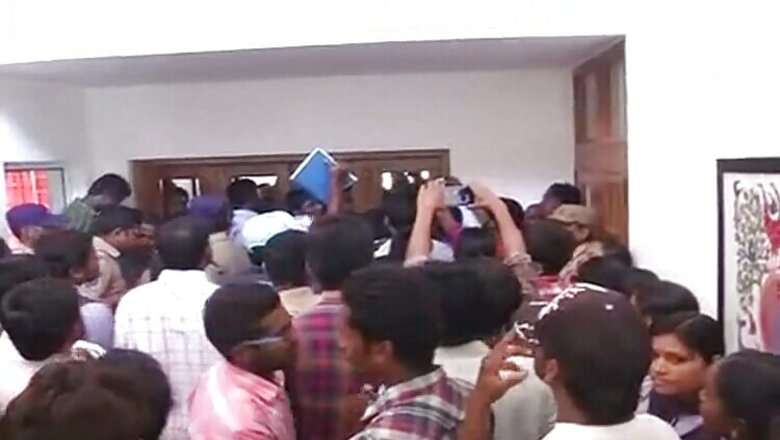 Police forcibly remove students agitating outside Hyderabad University VC's residence