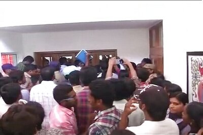 Police forcibly remove students agitating outside Hyderabad University VC's residence