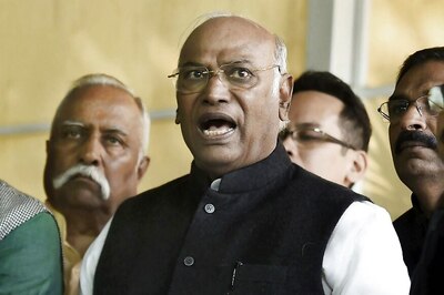 'Dogfight' Back as Kharge Attacks BJP, RSS on Their Role in Independence Struggle