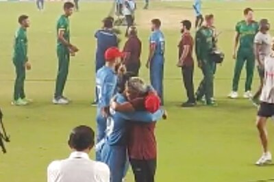 Netizens React to Emotional Ajay Jadeja and Rashid Khan Embrace Each Other After Loss to South Africa