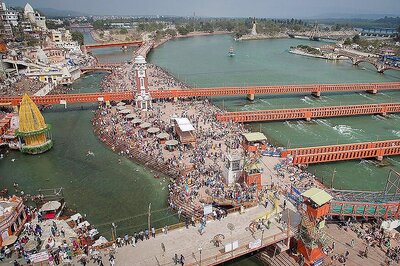 As Indians Flee Blazing Plains, Heavy Influx of Tourists Chokes Uttarakhand Roads