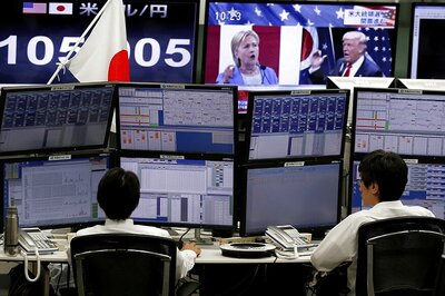 Dollar Tumbles Against Yen, Euro on Strong Trump Showing