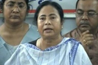 Mamata begins indefinite agitation near Tata Nano site