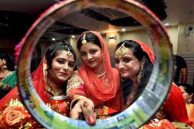 Karva Chauth 2018: Survey Reveals Women Fast for Love, Not Tradition
