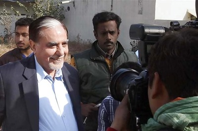 Court gives 10 days to Zee chief before arrest