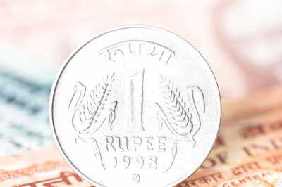Rupee Falls 7 Paise to Close at 79.78 Against US Dollar