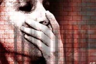 Girl gangraped in busy Delhi market