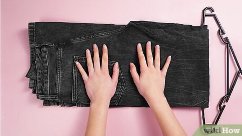 The Best Ways to Hang Your Jeans: Pro Organization Tips